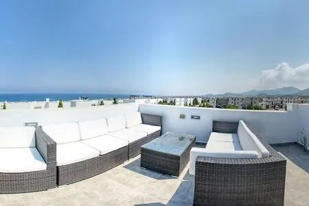 Joya Cypern Golden Deluxe Penthouse Semesterbostad Agios Amvrosios (Kyrenia)